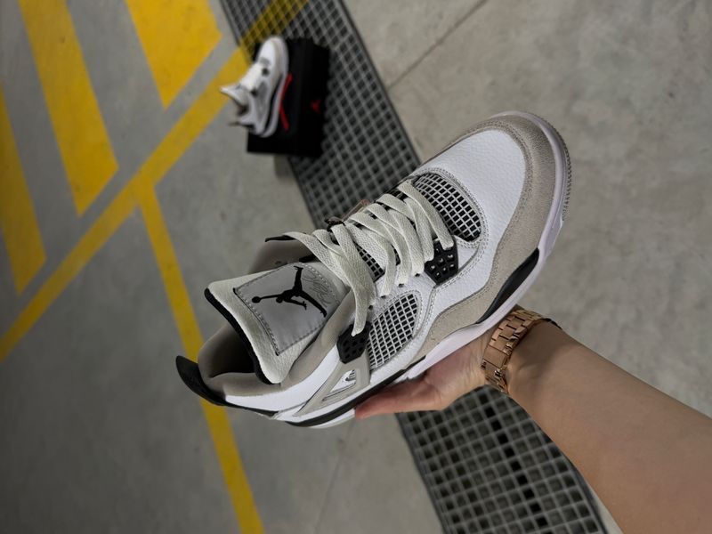 Кросівки Jordan Retro 4 White Black 09435-Білий-36 фото